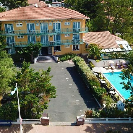 Hotel Aquitaine 카브레톤 외부 사진